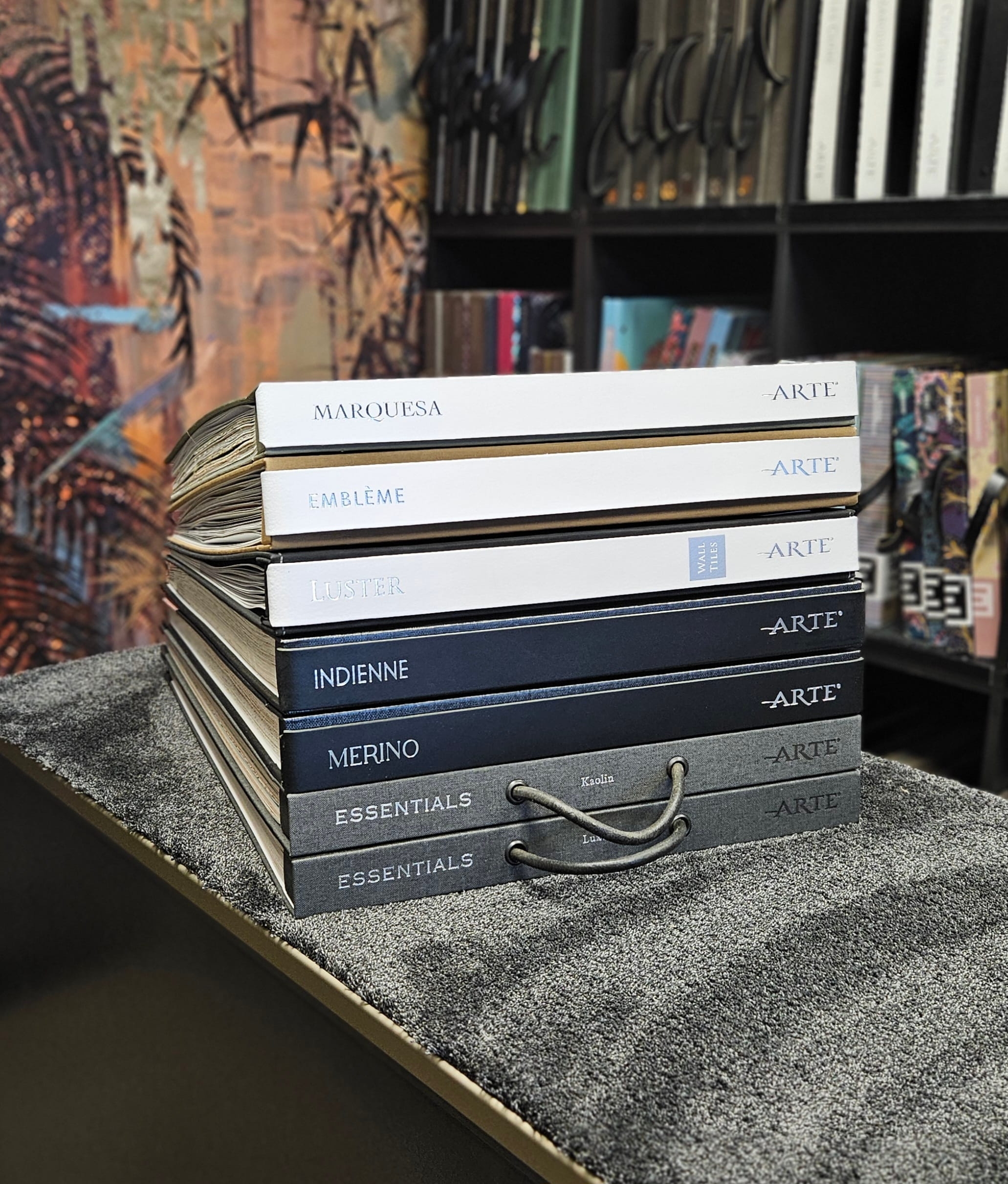 Nieuwe Arte behangboeken binnen